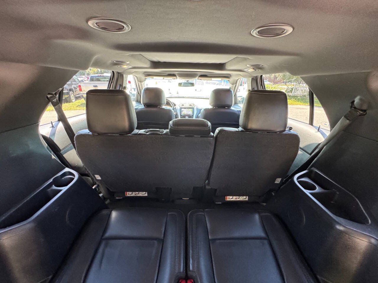 Used 2014 Ford Explorer XLT w/ Equipment Group 202A AWD/4WD image 43