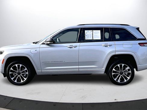 Used 2022 Jeep Grand Cherokee Overland w/ Advanced Protech Group III image 5