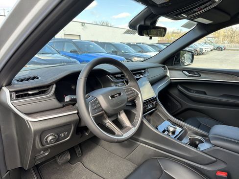 New 2025 Jeep Grand Cherokee Limited AWD/4WD image 9