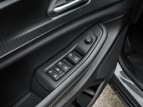 New 2025 Jeep Grand Cherokee L Laredo image 19