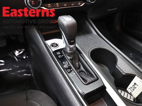 Used 2025 Nissan Altima 2.5 SV image 13