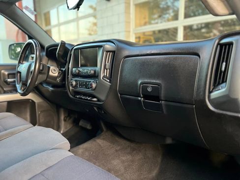 Used 2018 Chevrolet Silverado 1500 LT image 29