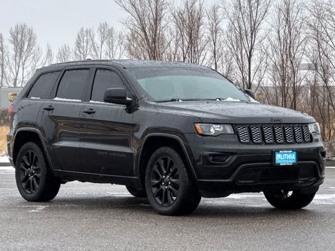 Used 2019 Jeep Grand Cherokee Altitude image 9