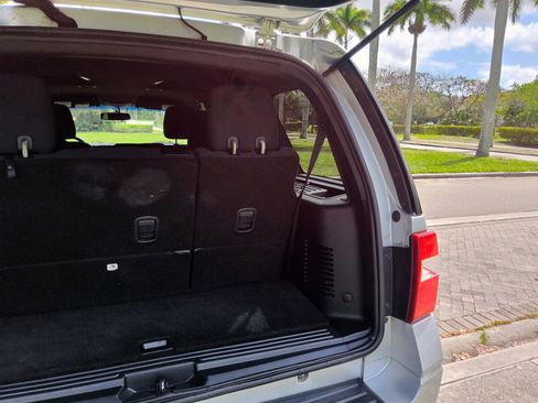 Used 2017 Ford Expedition XLT image 50
