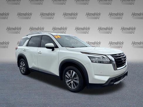 Used 2024 Nissan Pathfinder SL AWD/4WD image 2