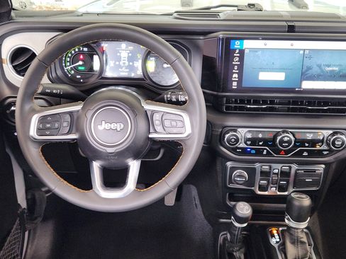 Used 2024 Jeep Wrangler Unlimited Sahara AWD/4WD image 28