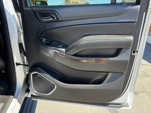 Used 2020 Chevrolet Suburban LT AWD/4WD image 20