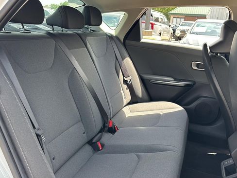 Used 2025 Kia K4 FWD image 22