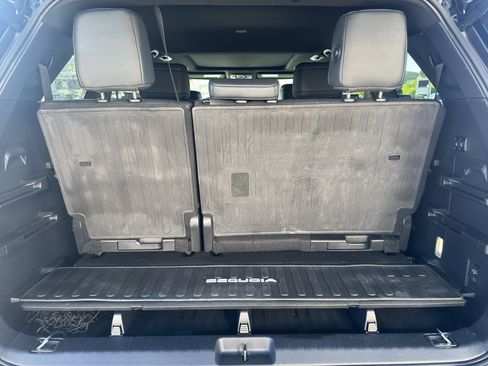 Used 2025 Toyota Sequoia Platinum AWD/4WD image 7