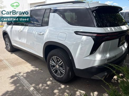 Used 2026 Chevrolet Traverse LT w/ Driver Confidence Package FWD image 3