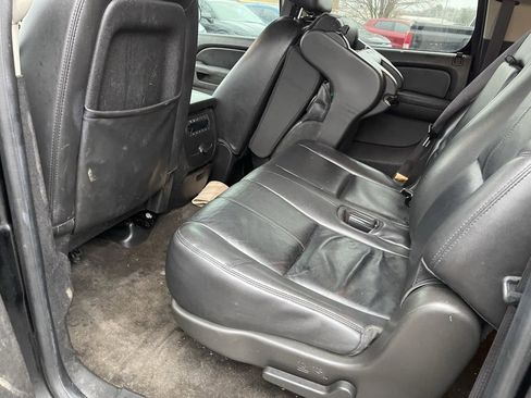 Used 2014 Chevrolet Suburban LT image 11