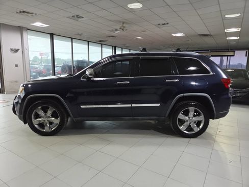 Used 2012 Jeep Grand Cherokee Limited w/ Trailer Tow Group IV AWD/4WD image 4