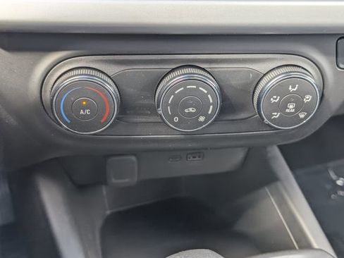 Used 2024 Chevrolet Trax LS FWD image 21