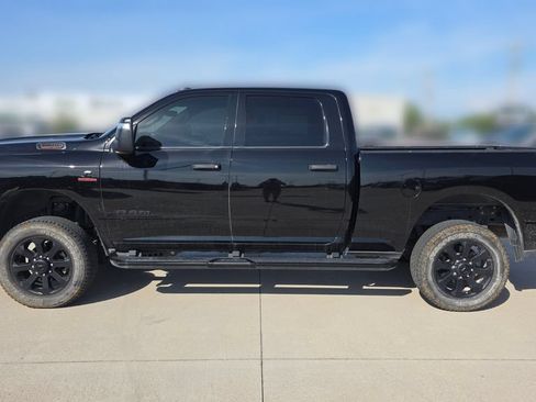 Used 2025 RAM 2500 Big Horn AWD/4WD image 2