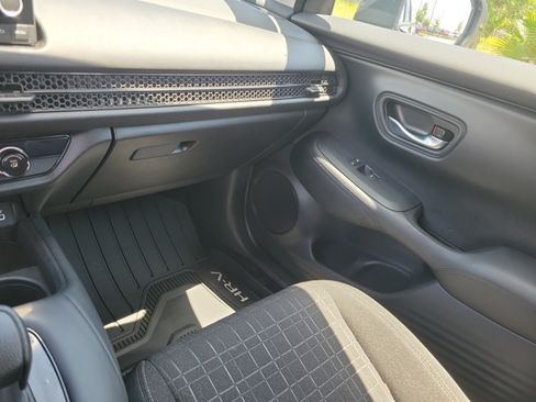 Used 2024 Honda HR-V LX image 30