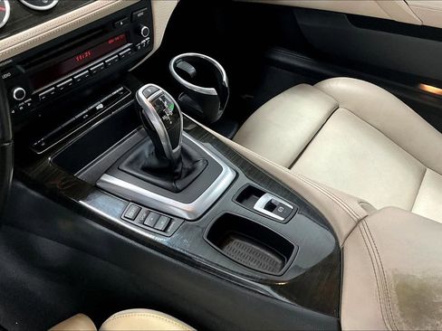 Used 2010 BMW Z4 sDrive35i image 15