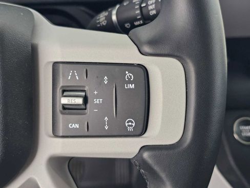 Used 2025 Land Rover Defender 130 S image 30