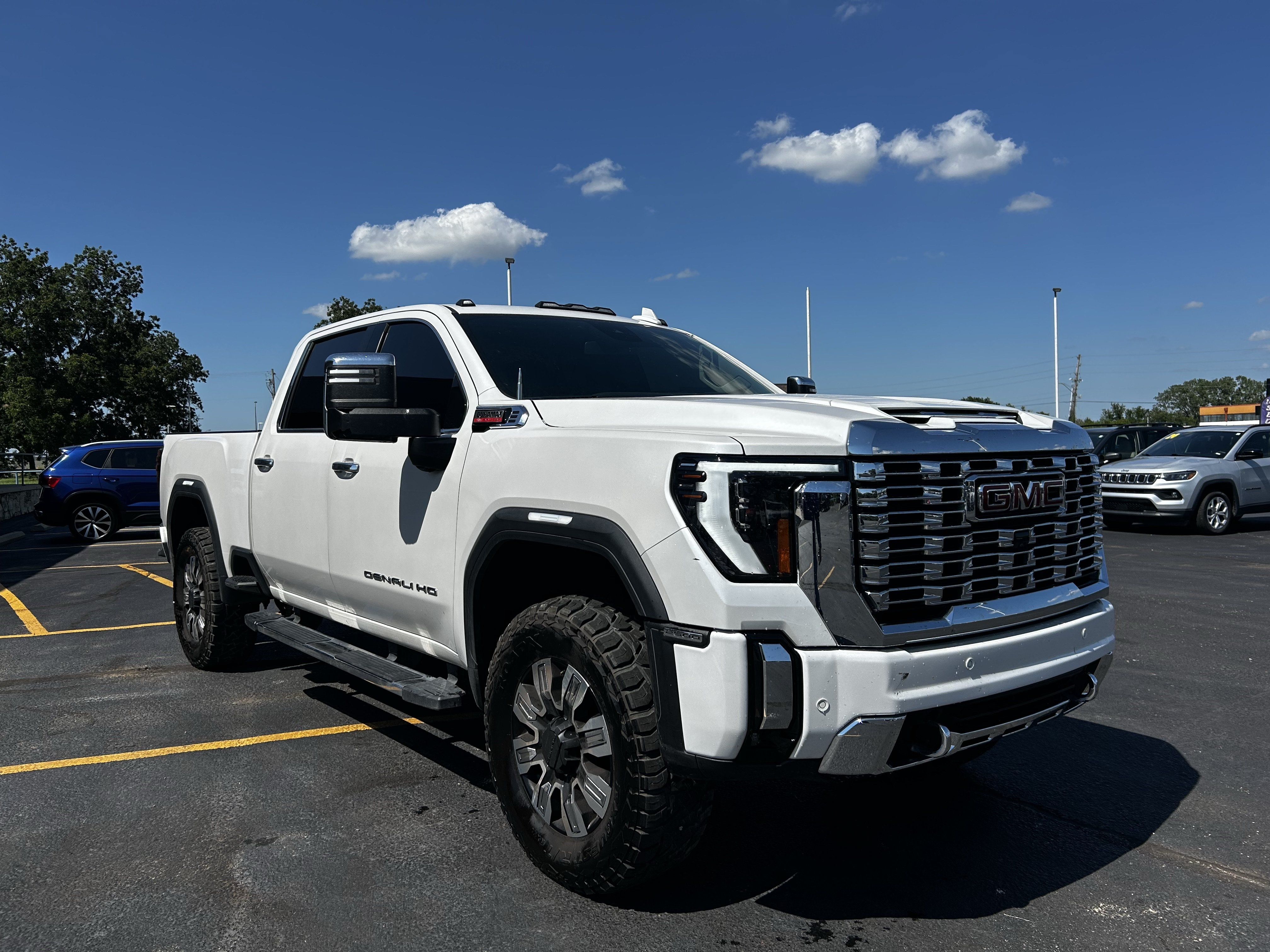 Used 2024 GMC Sierra 2500 Denali w/ Max Trailering Package AWD/4WD image 3