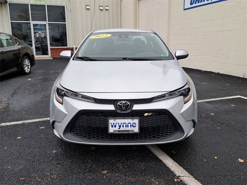Used 2022 Toyota Corolla LE image 2