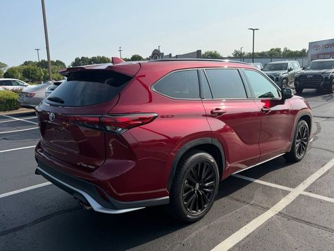 Used 2023 Toyota Highlander XSE AWD/4WD image 7