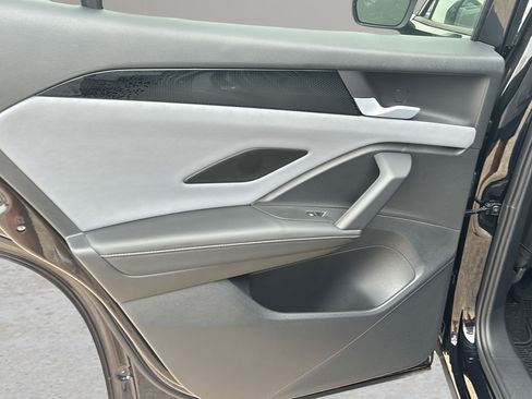 New 2026 Volkswagen Tiguan SE AWD/4WD image 14