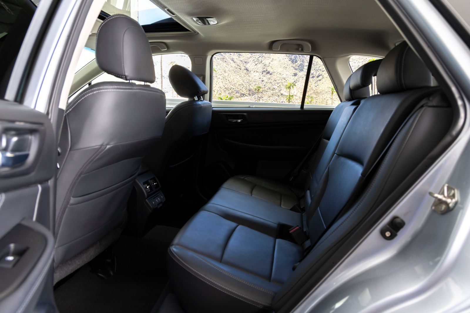 Used 2019 Subaru Outback 3.6R Limited AWD/4WD image 18