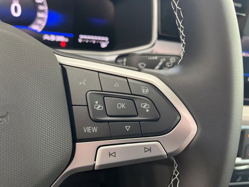 New 2026 Volkswagen Taos SE image 20