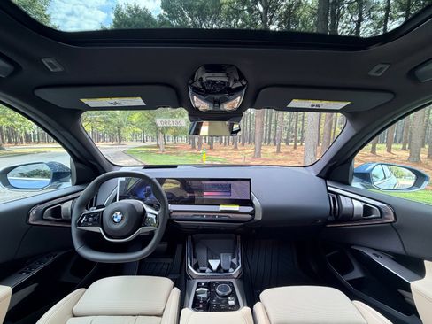 New 2026 BMW X3 xDrive30i w/ Premium Package AWD/4WD image 2