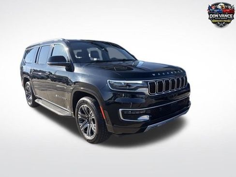 Used 2024 Jeep Wagoneer L Series II AWD/4WD image 7