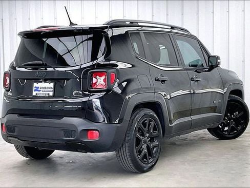 Used 2017 Jeep Renegade Altitude FWD image 12