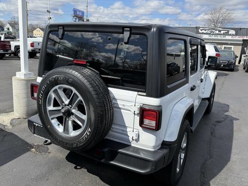 Used 2018 Jeep Wrangler Unlimited Sahara image 7