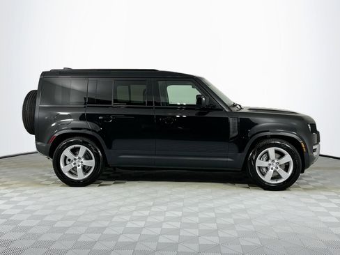 Used 2025 Land Rover Defender 110 S AWD/4WD image 4