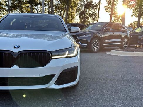 Used 2023 BMW 530i w/ M Sport Package image 9