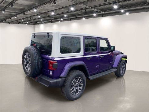 New 2026 Jeep Wrangler Unlimited Sahara w/ Whitecap Package AWD/4WD image 4