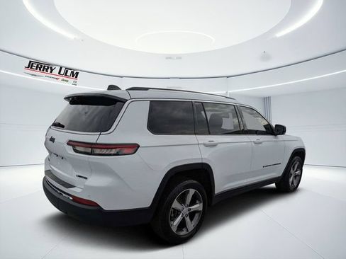 Used 2021 Jeep Grand Cherokee L Limited w/ Luxury Tech Group II AWD/4WD image 3