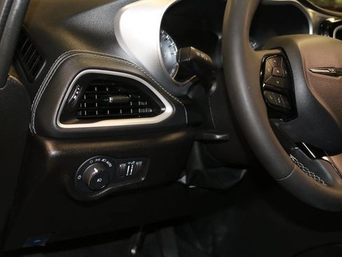 Used 2022 Chrysler Pacifica Touring-L w/ S Appearance Package FWD image 53