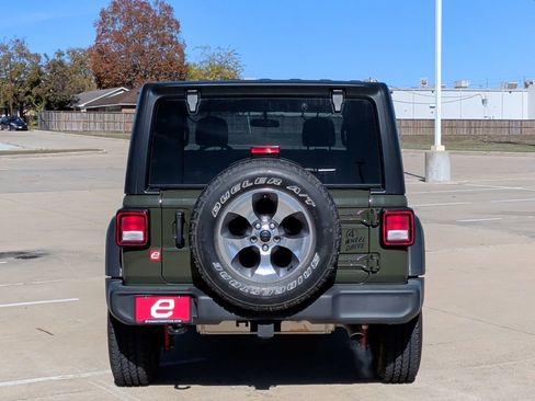 Used 2022 Jeep Wrangler Unlimited Willys image 7