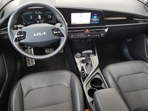 Used 2023 Kia Niro EX Touring image 16