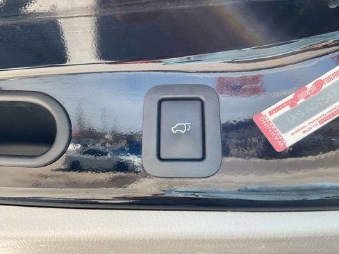 Used 2016 Toyota Highlander XLE image 39