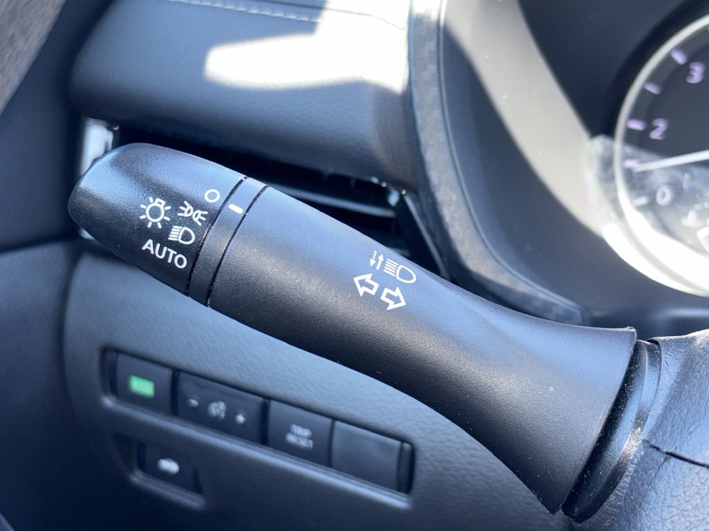 Used 2024 Nissan Sentra SV FWD image 9