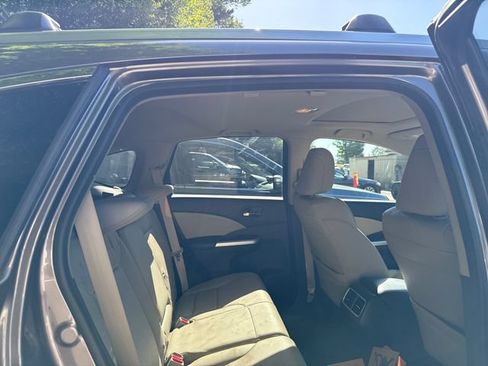 Used 2015 Honda CR-V Touring image 10
