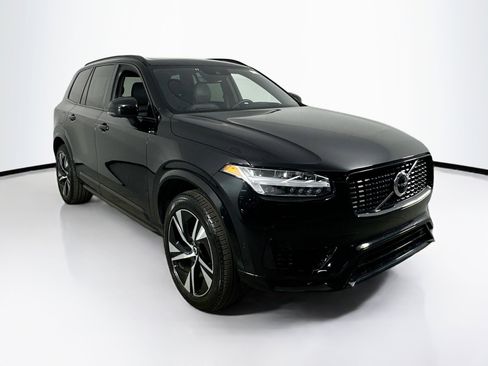 Used 2022 Volvo XC90 T8 R-Design w/ Advanced Package image 3