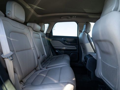 Used 2020 Lincoln Corsair AWD w/ Premium Package image 17