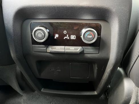 Used 2025 Buick Enclave Preferred image 33