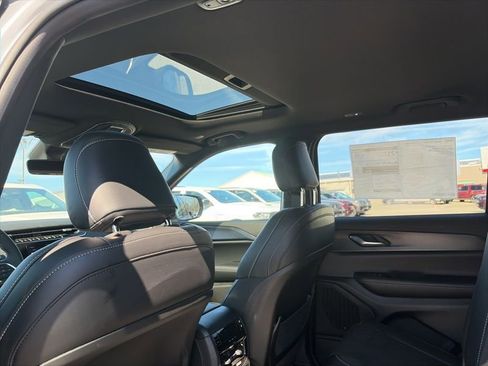 New 2025 Jeep Grand Cherokee L Altitude AWD/4WD image 13