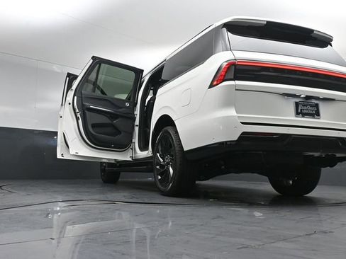 Used 2025 Lincoln Navigator L Reserve w/ Jet Appearance Package image 53