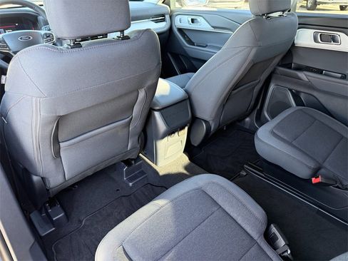 Certified 2025 Ford Explorer Active image 31