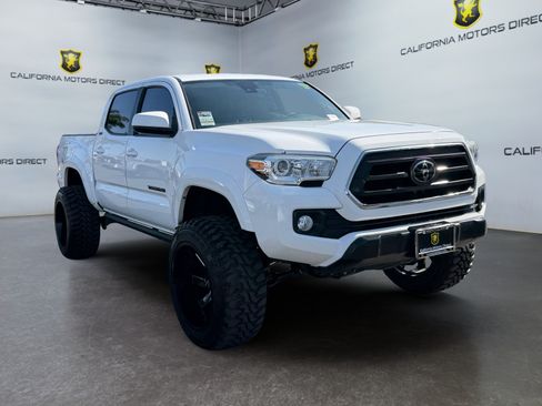 Used 2021 Toyota Tacoma SR5 w/ SR5 Appearance Package (SM) RWD image 7