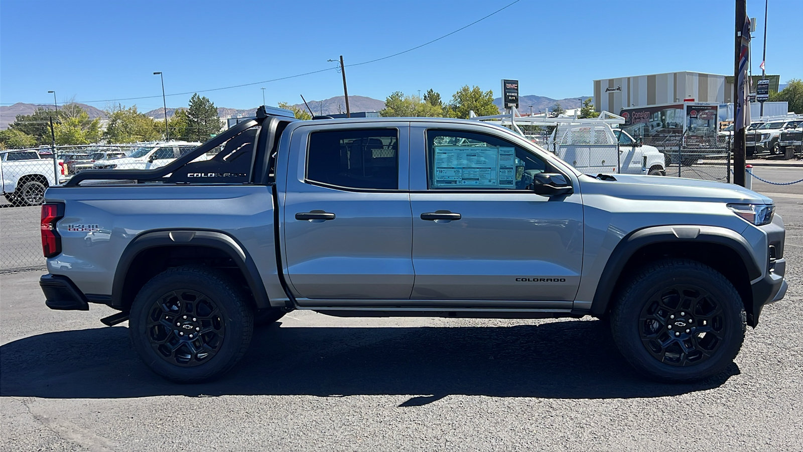 New 2026 Chevrolet Colorado Trail Boss w/ Midnight Edition AWD/4WD image 4