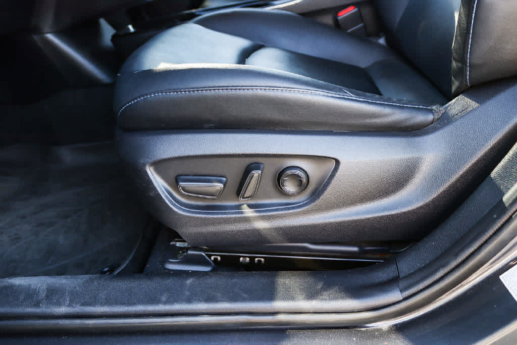 Used 2020 Toyota Prius Limited FWD image 19